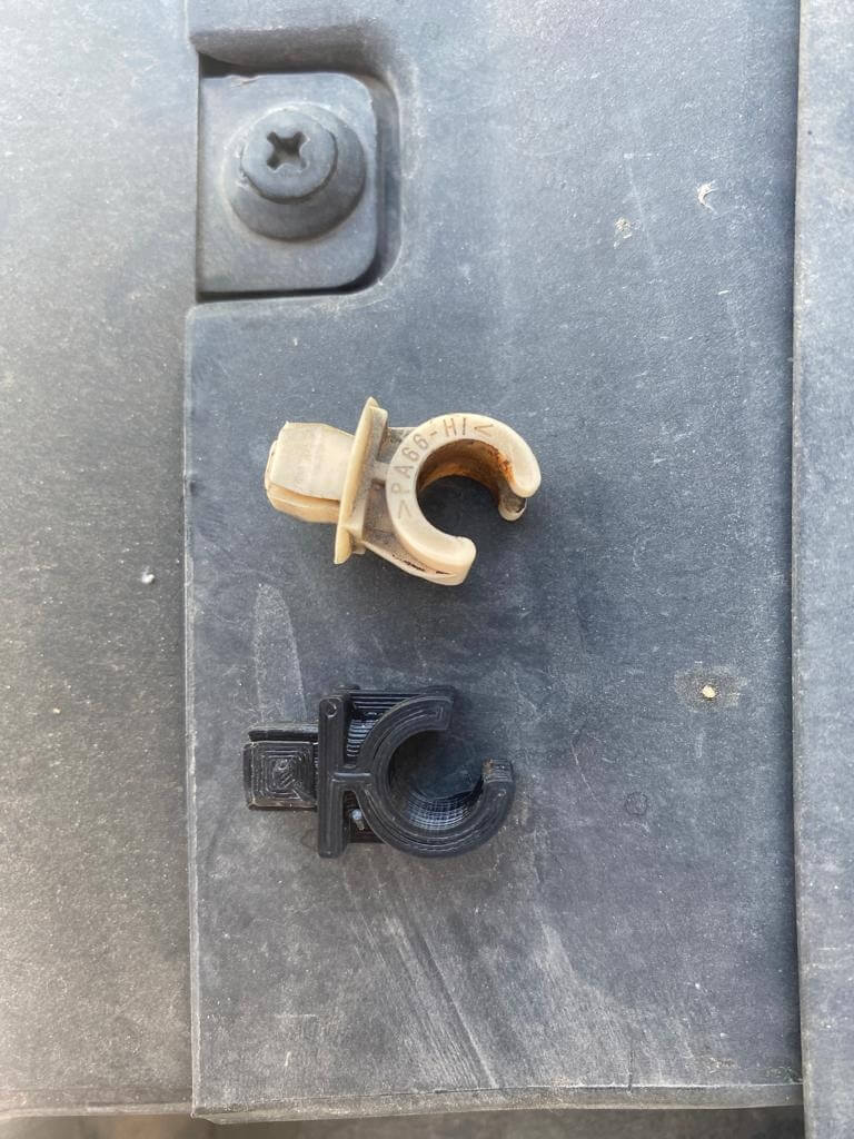 Seat Leon Ön Kaput Demir klipsi 2006 - 2012
