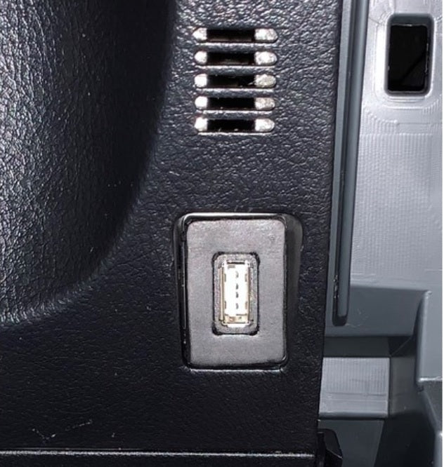 Toyota 4Runner USB Kapağı 2 adet ABS Baskı 00240
