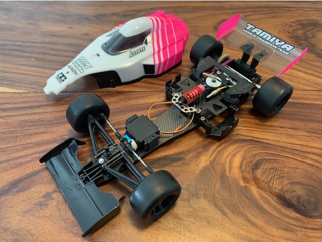 Tamiya Astute 2022 gövdesi için Gövde Direği Montajları + Kanat F103 üzerinde
