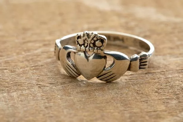 Walt Disney'in Claddagh Yüzüğü