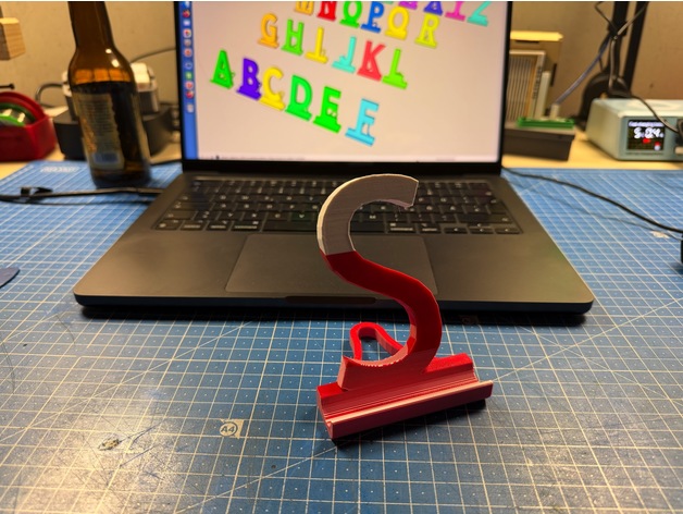 Alfabenin her harfi için Akıllı Telefon ve Tablet Standı