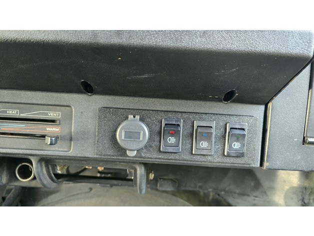 Jeep YJ Radyo silme boşluğu USB ve anahtarlarla