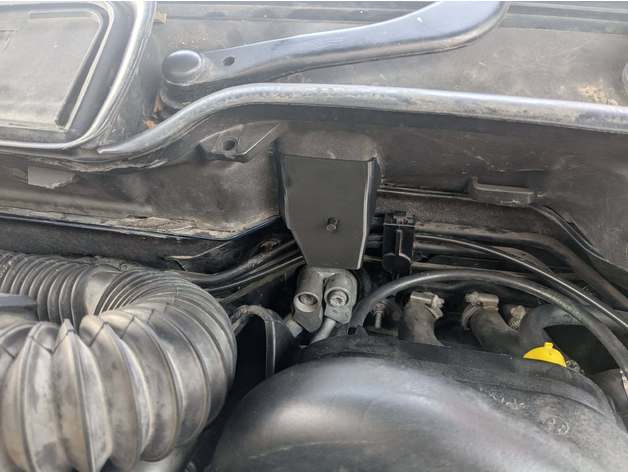 BMW E38 Ön Cam Kapağı Su Tahliye