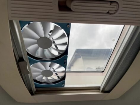Karavan çatı penceresi için 2x140 mm fan montaj Plastiği ABS Baskı 00497 - Görsel 3