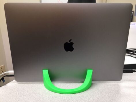 MacBook Pro 2016 Dikey Stand Braketi ABS Baskı 01628 - Görsel 2