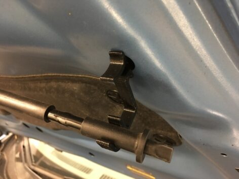 Nissan Leaf Kaput Demiri Tutma Braketi ABS Baskı 00849 - Görsel 3