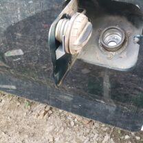 Ford benzin kapağı tutma braketi