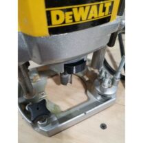DeWalt DW615 Yönlendirici Mil Kilit Düğmesi