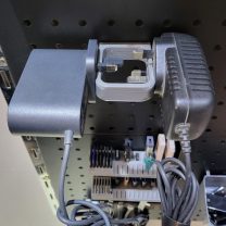 Pegboard İçin AC Fiş Tutucu