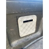 Nissan Terrano II Hidrolik Kriko Bölmesi Kapağı Tapa De Compartmento De Gato Hidr Ulico De Nissan Terrano II