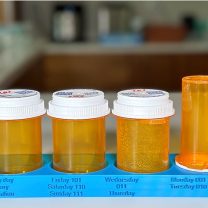 3 Büyük + 1 Orta Walgreens Şişe İçin İlaç Standı