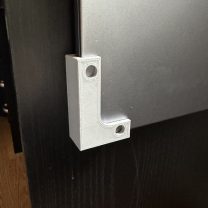 Basit M3 MacBook Pro Duvar Montajı